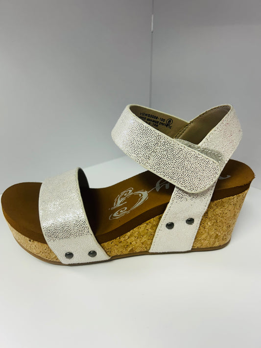 Very G SOL White Shoes