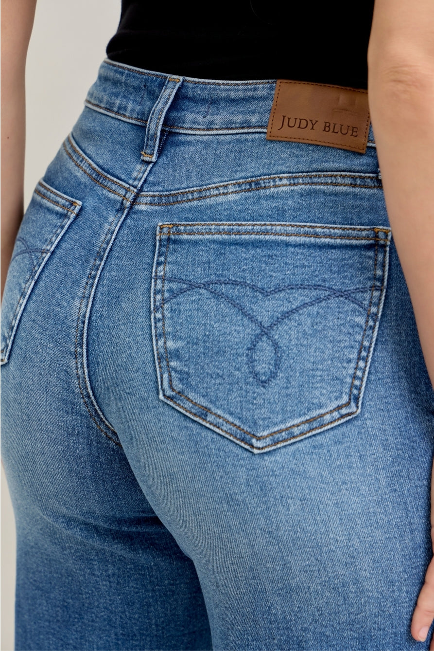 MR Wide Crop Vintage Pockets & Wide Hem