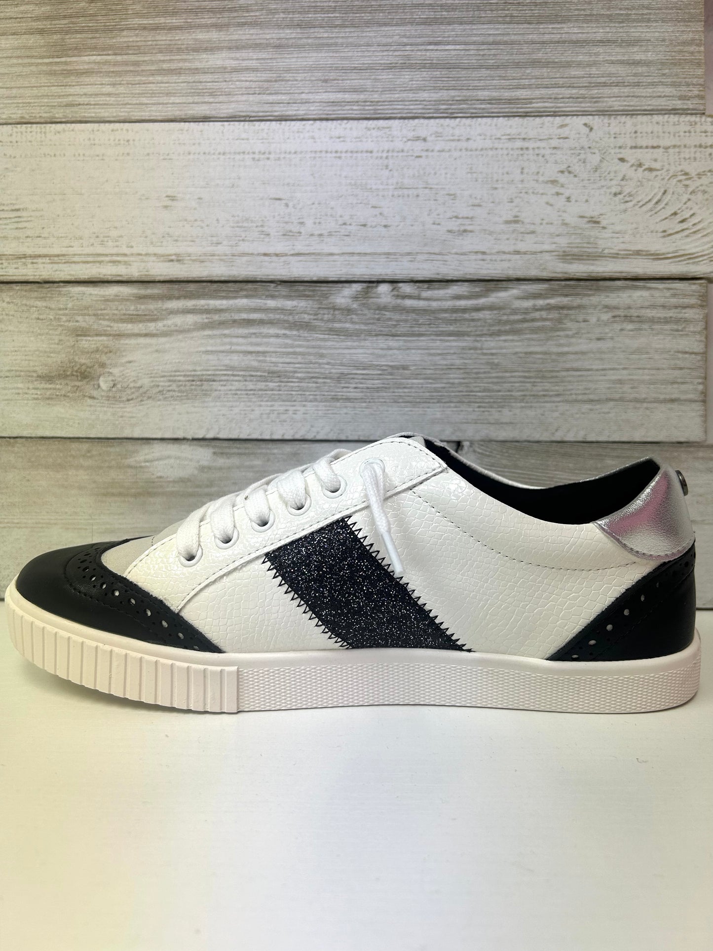 Delfina Black Sneaker