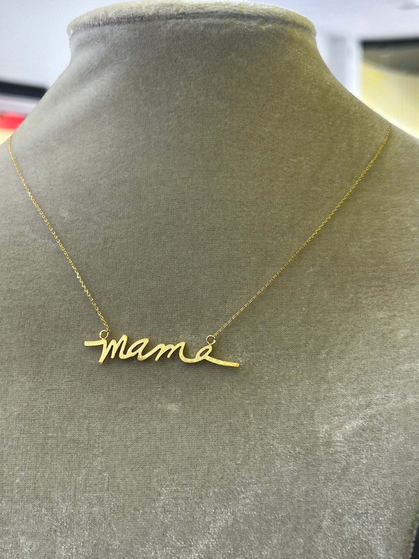 Mama Necklace